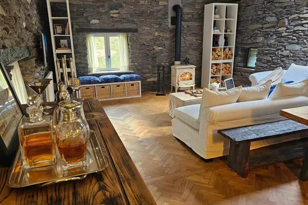 Chalet Exceptional Stone Mountain House